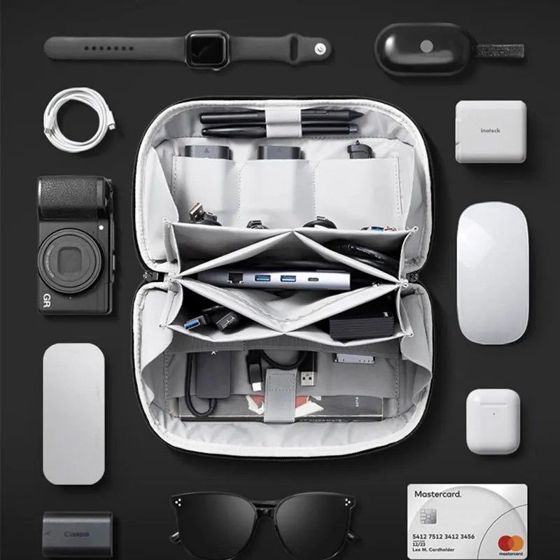 多機能デジタルアクセサリーバッグ。防水加工を施したナイロン製 - Cable Organizer のレビューと価格